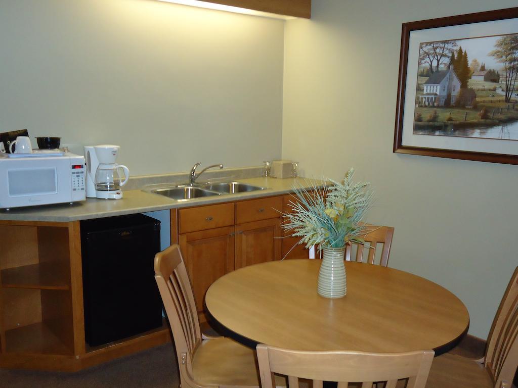 Auberge Bouctouche Inn&Suites Extérieur photo