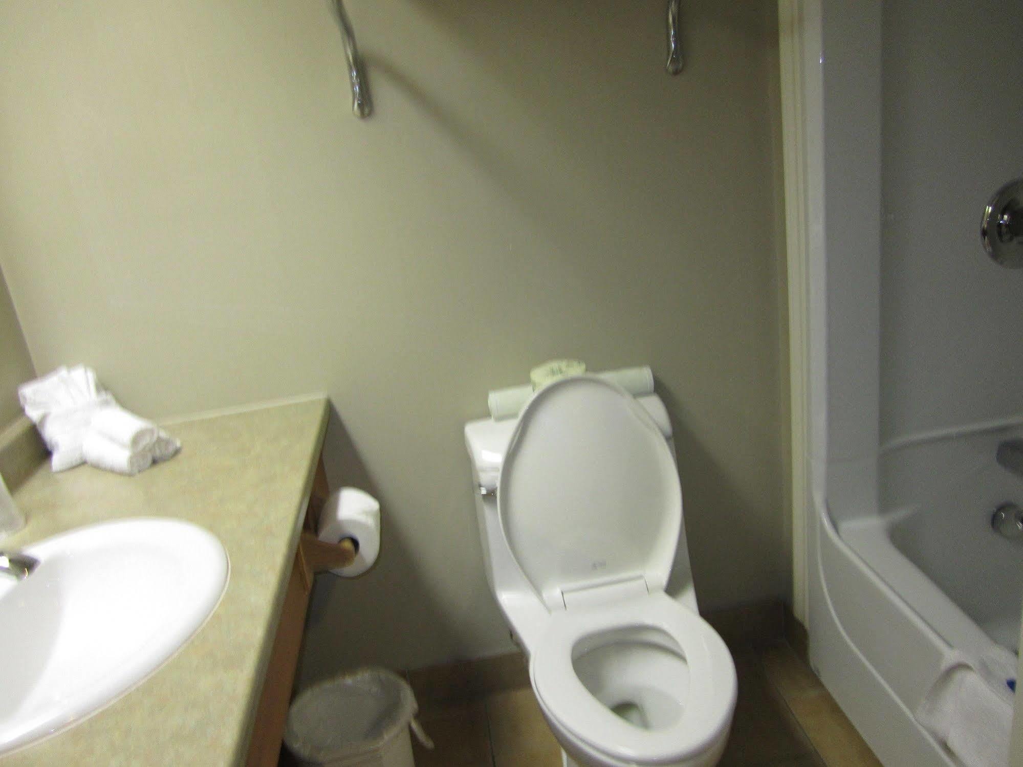 Auberge Bouctouche Inn&Suites Extérieur photo