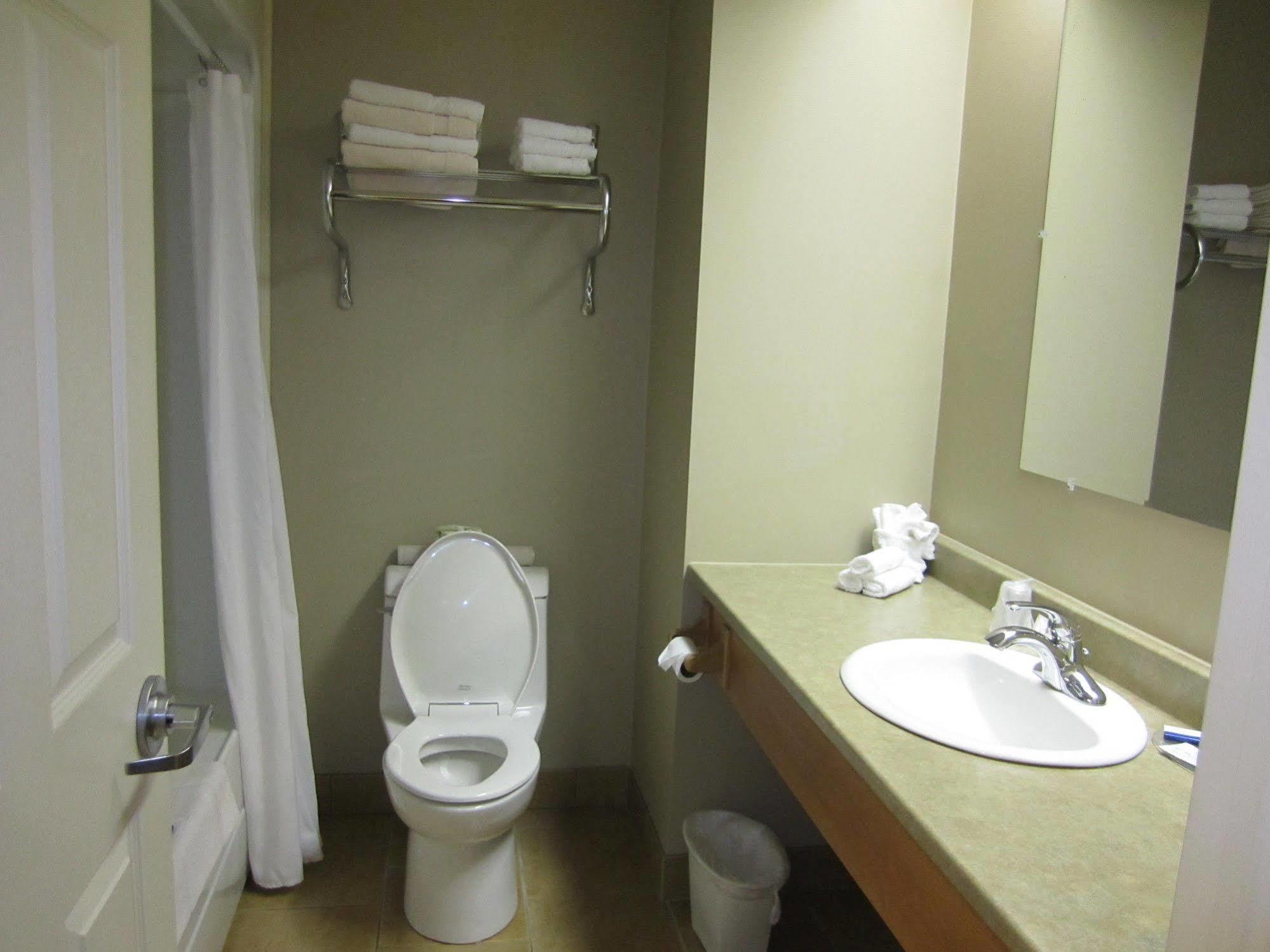 Auberge Bouctouche Inn&Suites Extérieur photo