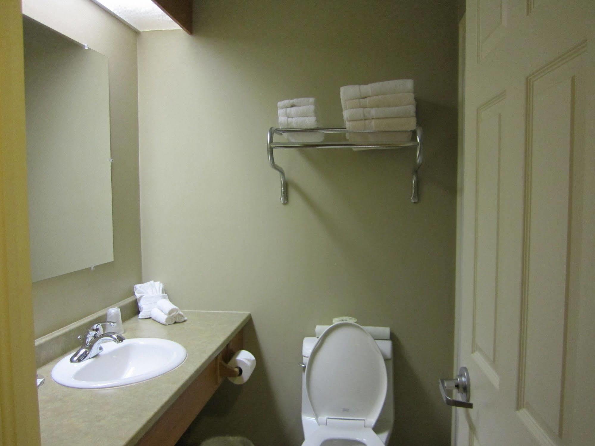 Auberge Bouctouche Inn&Suites Extérieur photo